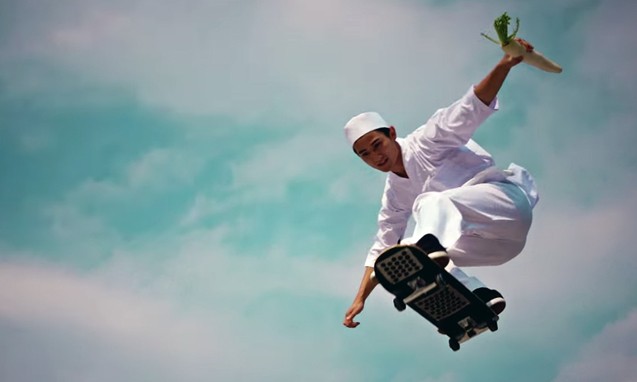 滑板厨师萝卜泥料理，Japanese Sushi Chef Skateboarding 创意短片